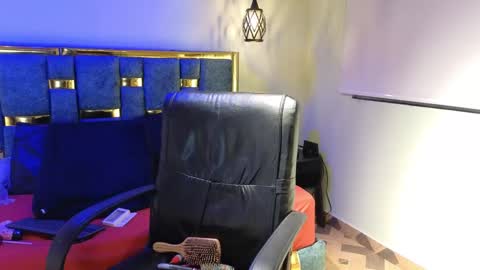 emily fox 3 online show from September 2025 03:28:01 AM