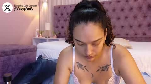 Snapshot of emily_foxyy chatting on November 2025 07:06:01 PM Emily online show from November 2025 07:06:01 PM