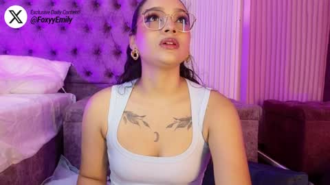 Snapshot of emily_foxyy chatting on April 2026 02:25:02 PM Emily online show from April 2026 02:25:02 PM