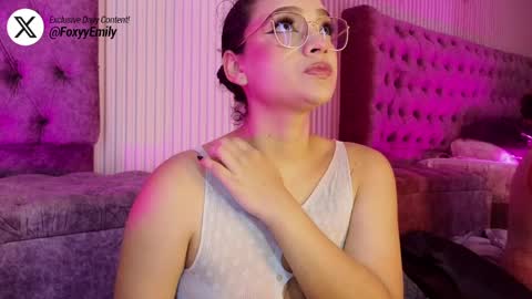Snapshot of emily_foxyy chatting on April 2026 07:04:02 PM Emily online show from April 2026 07:04:02 PM