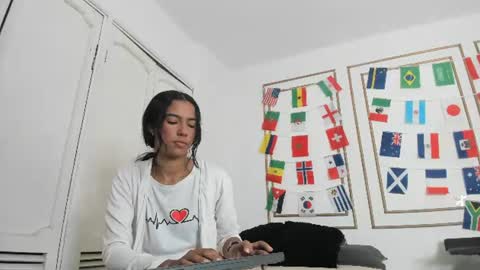 Snapshot of emily_gaviria1 chatting on June 2026 12:31:02 PM emily_gaviria1 online show from June 2026 12:31:02 PM