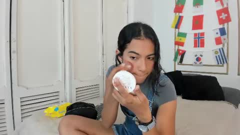 Snapshot of emily_gaviria1 chatting on June 2026 12:14:01 PM emily_gaviria1 online show from June 2026 12:14:01 PM
