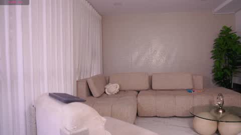 independet model online show from July 2026 11:04:02 PM