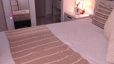 Snapshot of emily_johnson1 chatting on September 2025 10:23:01 PM Juliana online show from September 2025 10:23:01 PM