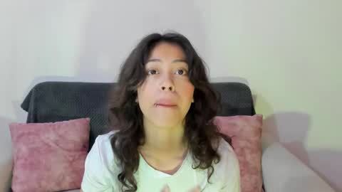 Snapshot of emily_jonessxx chatting on December 2025 01:48:01 PM emily online show from December 2025 01:48:01 PM