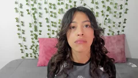 Snapshot of emily_jonessxx chatting on January 2026 04:12:01 PM emily online show from January 2026 04:12:01 PM