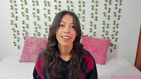 Snapshot of emily_jonessxx chatting on February 2026 02:43:02 PM emily online show from February 2026 02:43:02 PM