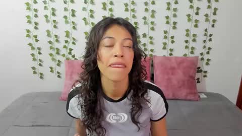 Snapshot of emily_jonessxx chatting on February 2026 06:26:01 PM emily online show from February 2026 06:26:01 PM