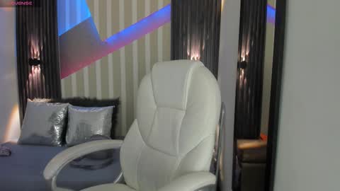 Emily online show from November 2025 04:55:01 PM