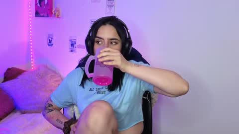 Emily Lindey online show from April 2026 04:17:01 AM