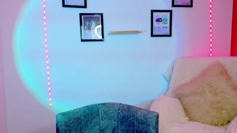 Emily Lindey online show from June 2026 05:24:01 AM