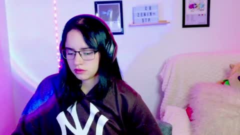 Emily Lindey online show from June 2026 02:53:01 AM