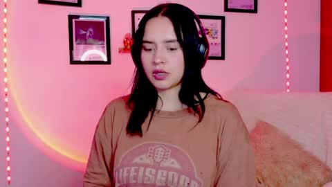 Emily Lindey online show from June 2026 05:34:02 AM