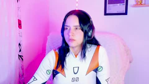 Emily Lindey online show from July 2026 10:21:02 AM