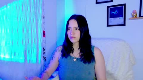 Emily Lindey online show from July 2026 08:41:02 AM