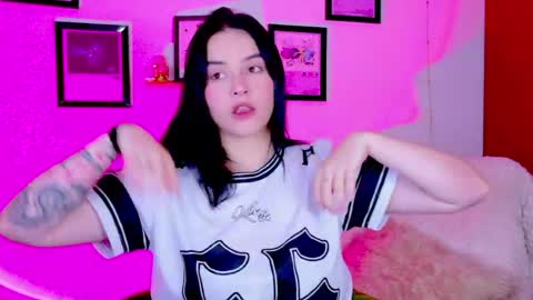 Emily Lindey online show from July 2026 06:41:02 AM