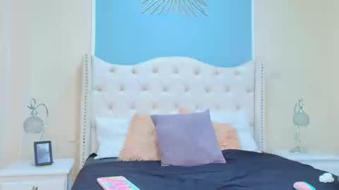 Emily online show from September 2025 10:35:02 PM