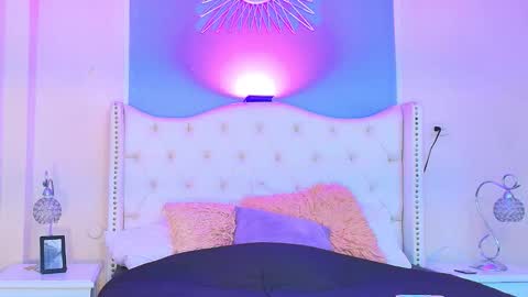 Emily online show from October 2025 09:44:02 PM