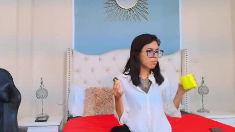 Emily online show from November 2025 07:24:02 PM