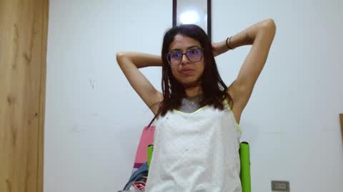 Snapshot of emily_loperaa chatting on May 2026 01:45:01 AM Emily online show from May 2026 01:45:01 AM