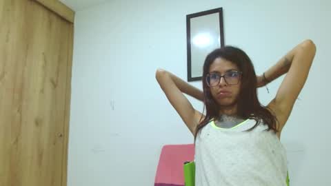 Snapshot of emily_loperaa chatting on May 2026 05:15:02 AM Emily online show from May 2026 05:15:02 AM