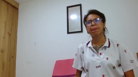 Snapshot of emily_loperaa chatting on June 2026 12:44:01 AM Emily online show from June 2026 12:44:01 AM