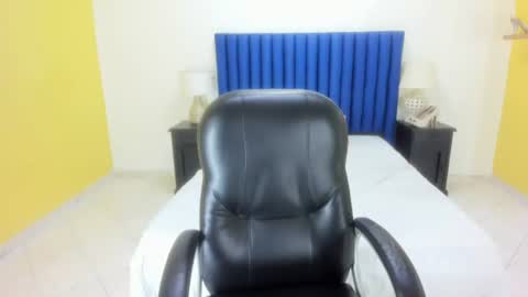 emily_manzur online show from July 2026 04:58:01 PM