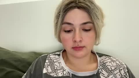 emily_morning_dew online show from October 2025 08:38:01 AM