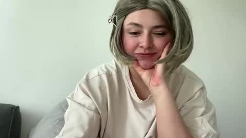 emily_morning_dew online show from May 2026 01:17:01 PM