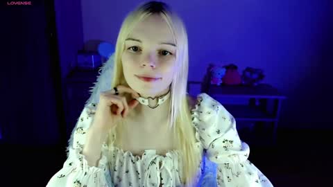 Snapshot of emily_nyaffe chatting on December 2024 10:24:01 PM Lia online show from December 2024 10:24:01 PM