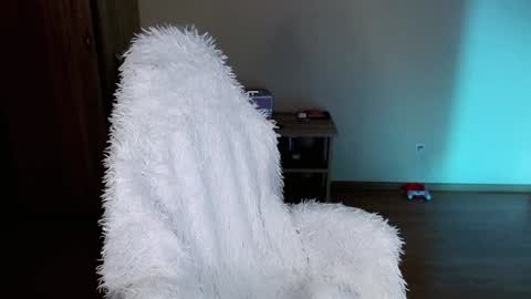 Snapshot of emily_nyaffe chatting on February 2025 01:47:01 AM Lia online show from February 2025 01:47:01 AM