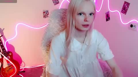 Snapshot of emily_nyaffe chatting on September 2025 05:24:02 PM Lia online show from September 2025 05:24:02 PM