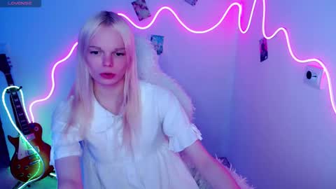 Snapshot of emily_nyaffe chatting on October 2025 09:49:01 AM Lia online show from October 2025 09:49:01 AM