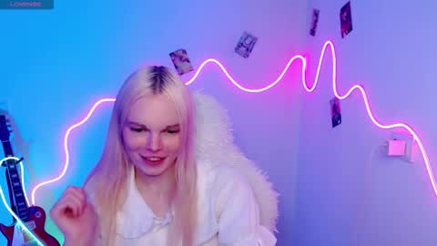 Snapshot of emily_nyaffe chatting on November 2025 08:21:01 PM Lia online show from November 2025 08:21:01 PM