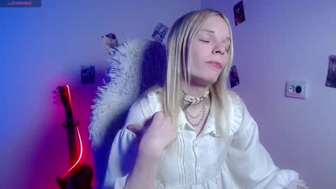 Lia online show from March 2026 01:47:01 PM