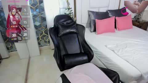 Snapshot of emily_parkss666 chatting on December 2025 09:23:02 PM Emily online show from December 2025 09:23:02 PM