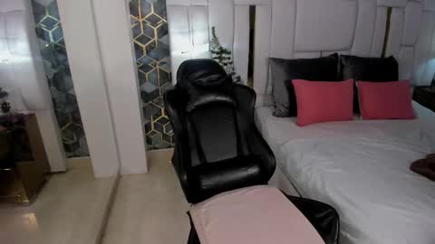 Snapshot of emily_parkss666 chatting on December 2025 10:15:01 PM Emily online show from December 2025 10:15:01 PM