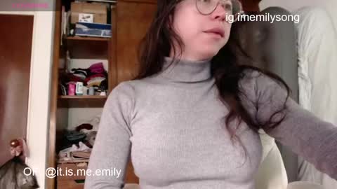 Snapshot of emily_pearl_ chatting on May 2026 08:17:01 PM emily_pearl_ online show from May 2026 08:17:01 PM