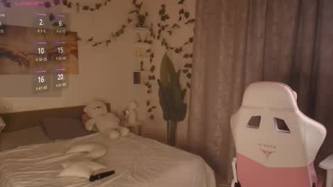 Snapshot of emily_relishh chatting on December 2025 01:05:02 PM emily_relishh online show from December 2025 01:05:02 PM