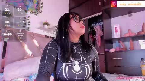 Snapshot of emily_restrepoo chatting on October 2025 06:13:01 AM Emily online show from October 2025 06:13:01 AM