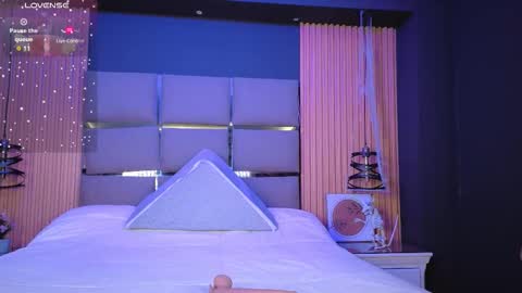 Emily online show from November 2025 11:31:02 AM