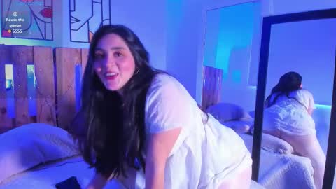 Emilly online show from March 2026 08:26:01 PM