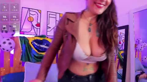 Emilly online show from June 2026 09:25:02 PM
