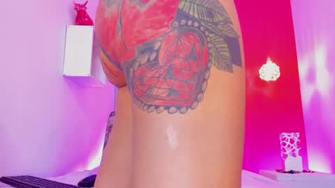 Snapshot of emily_sexy3 chatting on January 2026 07:30:01 PM Emily online show from January 2026 07:30:01 PM