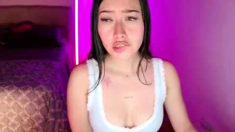 Snapshot of emily_swan_04 chatting on November 2025 02:32:01 AM Emily Swan online show from November 2025 02:32:01 AM