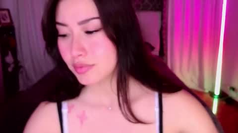 Snapshot of emily_swan_04 chatting on December 2025 02:31:02 AM Emily Swan online show from December 2025 02:31:02 AM