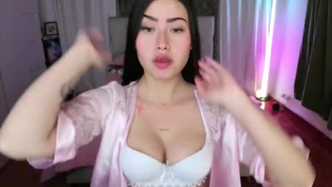 Snapshot of emily_swan_04 chatting on January 2026 03:56:01 AM Emily Swan online show from January 2026 03:56:01 AM