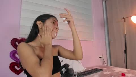 Snapshot of emily_sweett12 chatting on March 2025 12:26:02 PM Emily online show from March 2025 12:26:02 PM