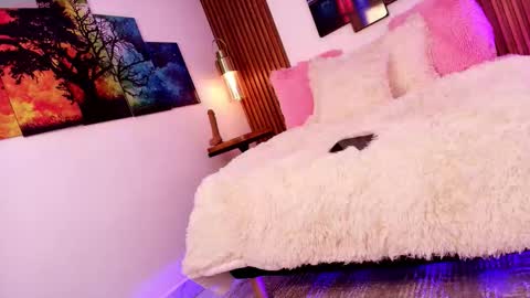 Emily. online show from September 2025 03:28:01 AM