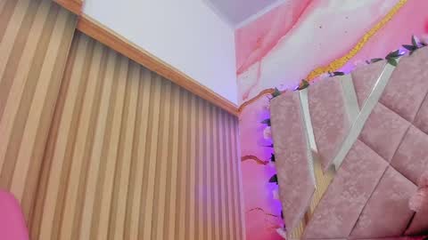 emily_velvet_ online show from May 2026 06:59:01 PM